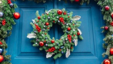 Christmas Wreath Styling Guide 2022