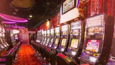 Crash Games vs. Traditional Slots Games Reviewing the Most Played Game Genres 